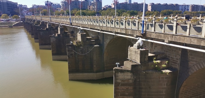 古人是如何利用松木樁來(lái)保護橋梁的