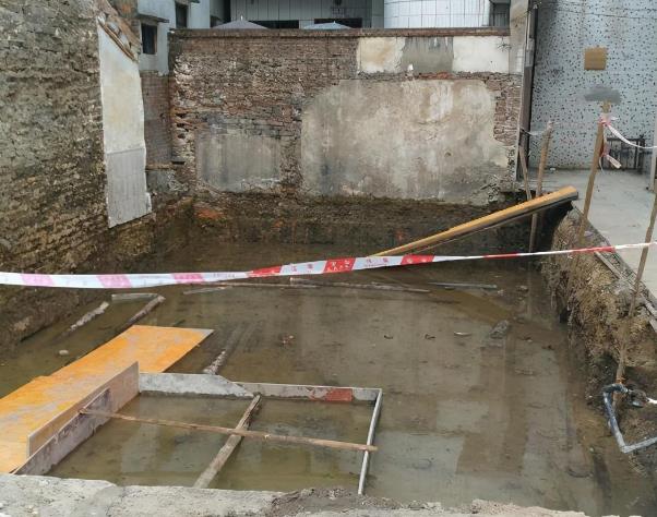 松木樁+筏板基礎才是基礎中的“戰斗機”，沒(méi)見(jiàn)過(guò)的朋友開(kāi)開(kāi)眼界