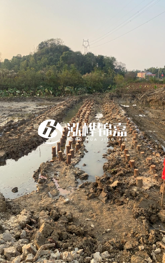 長(cháng)沙城市防洪打松木樁施工-河道松木樁的使用有何好處？