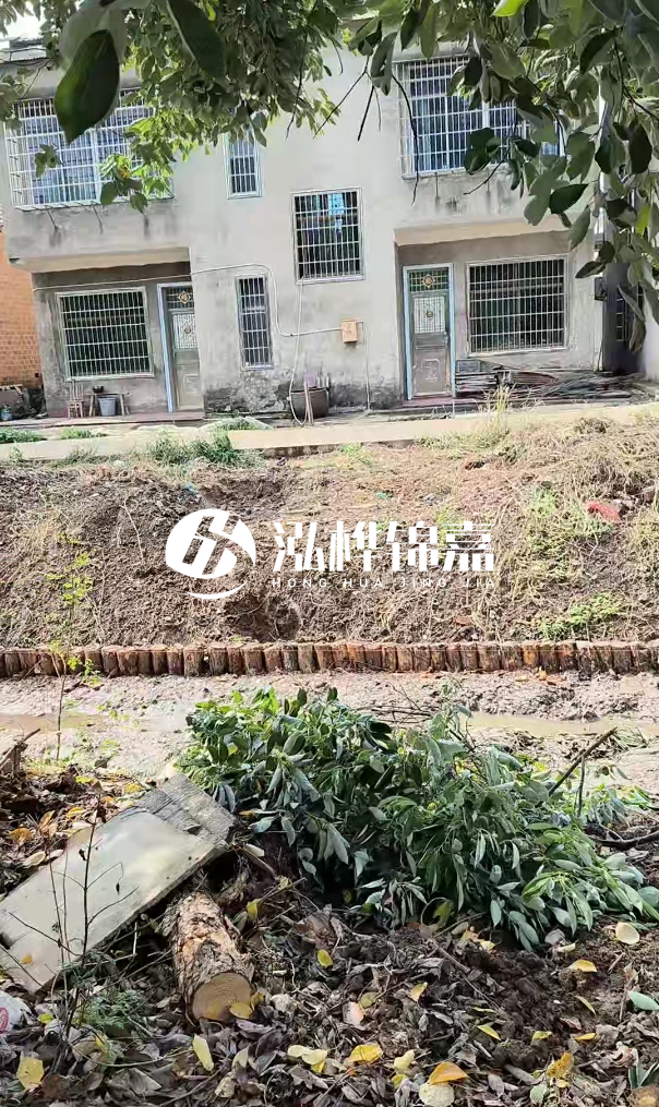 漳州挖機打木樁專(zhuān)業(yè)施工-挖機打木樁在狹窄河道邊怎么操作？