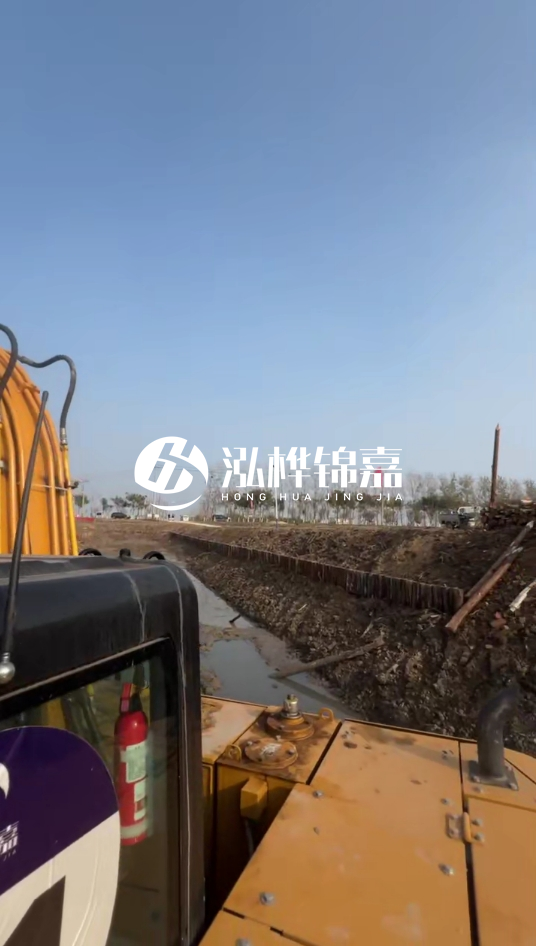 三門(mén)峽挖機打木樁專(zhuān)業(yè)施工-松木樁打樁木價(jià)格含運輸成本嗎？