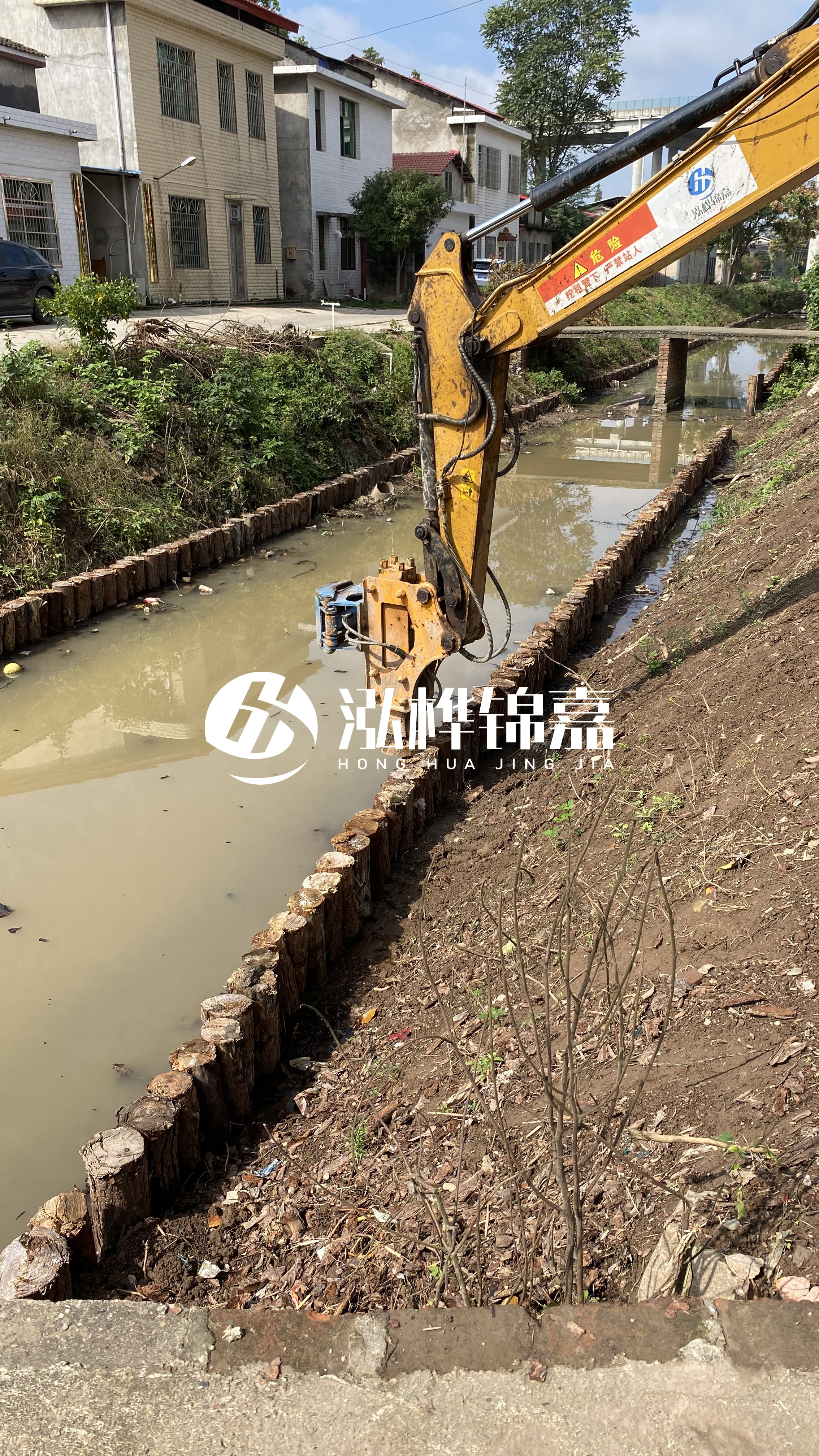 崇左松木樁源頭廠(chǎng)家-河道一米打幾根松木樁？