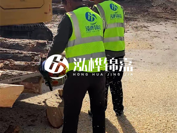 護坡木樁哪里有的買(mǎi)？2米松木樁直徑14價(jià)格多少錢(qián)？